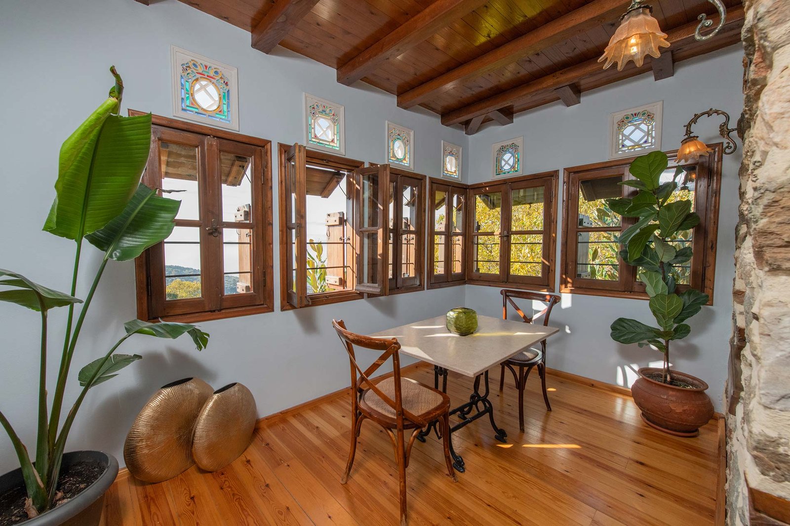 apartment-suite-blue-white-5