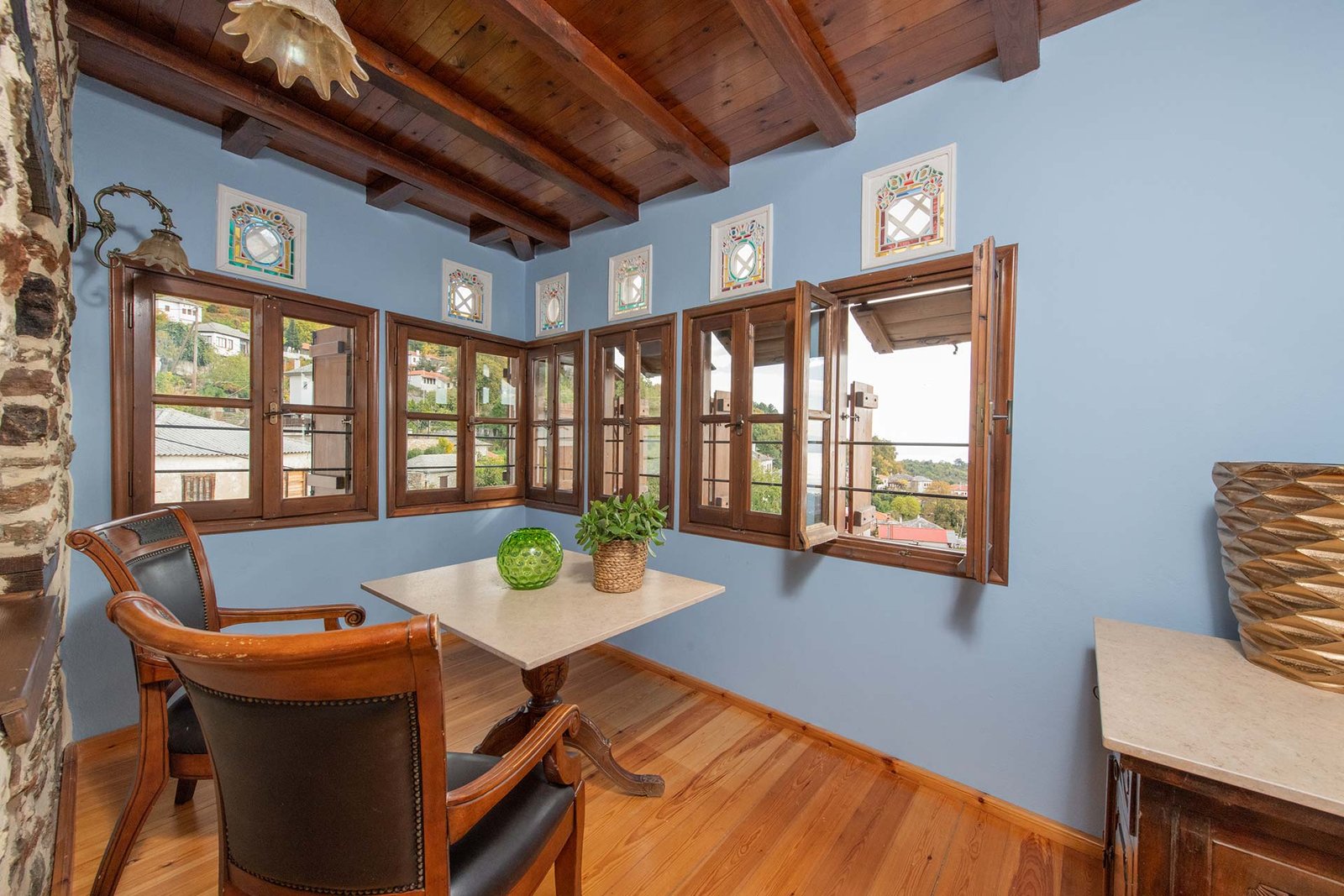 apartment-suite-forest-3