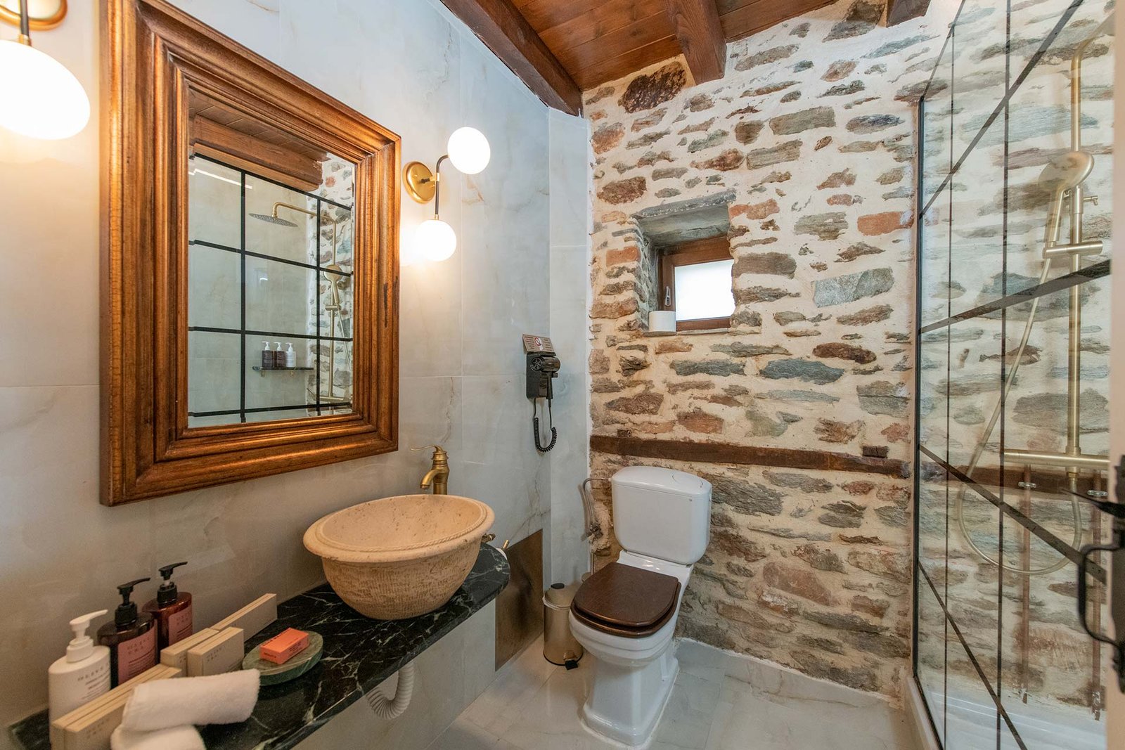 deluxe-room-herons-4